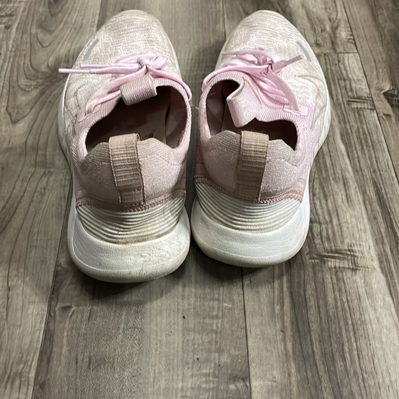 Nike Slip on Runners - Picture 3 of 3